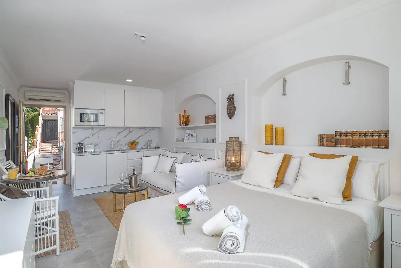 Bianca Chic Studio - Carihuela Beach At 300M Torremolinos Apartment