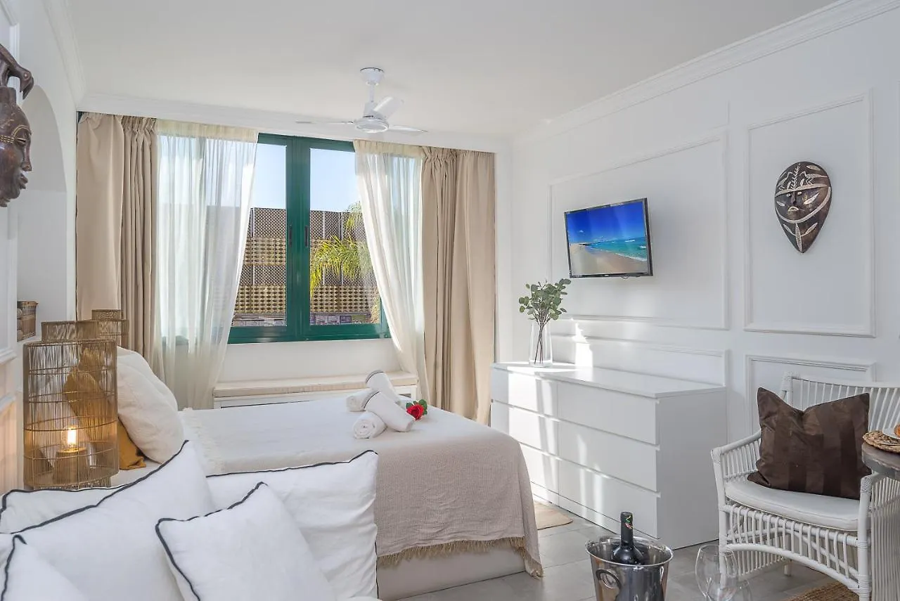 Bianca Chic Studio - Carihuela Beach At 300M Torremolinos Apartment