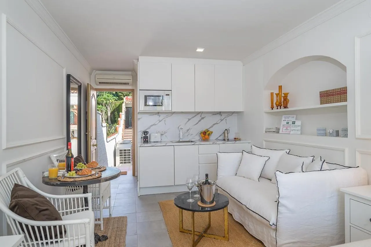 Bianca Chic Studio - Carihuela Beach At 300M Torremolinos 0*,  Spain